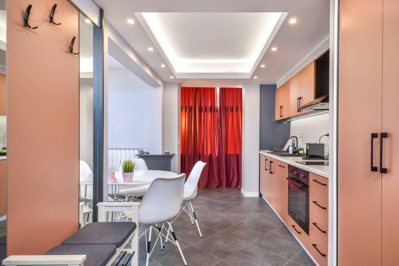 Rose One Bedroom Designer Apartment In City Centre By Flat Mаnager София Экстерьер фото