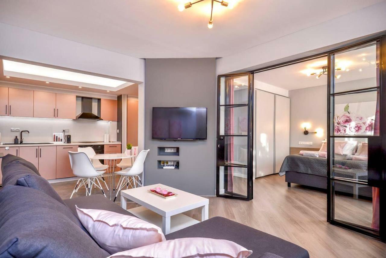 Rose One Bedroom Designer Apartment In City Centre By Flat Mаnager София Экстерьер фото