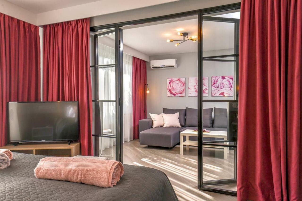 Rose One Bedroom Designer Apartment In City Centre By Flat Mаnager София Экстерьер фото